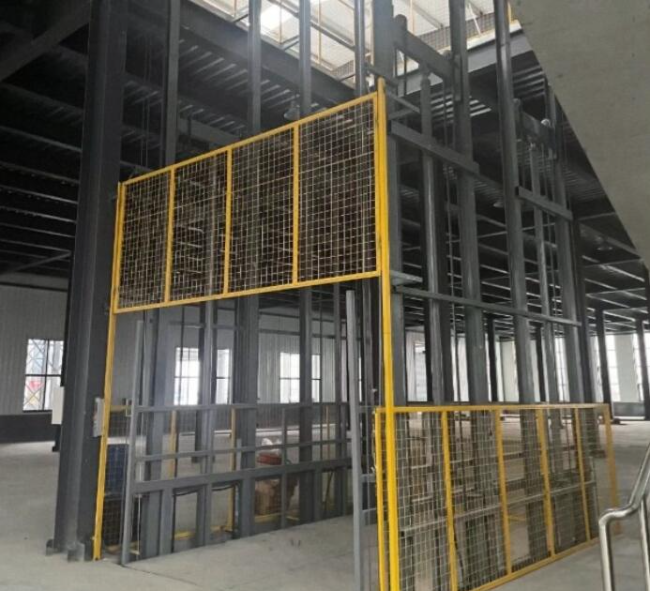 图们请详细介绍一下货梯安装在室外的维护方法