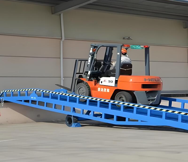 图们移动式卸货平台（叉车用）
